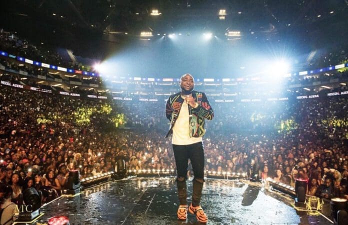 Davido-performing.jpeg