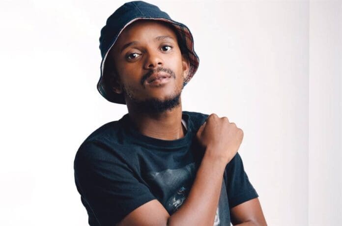 1692711516_kabza-de-smalls-look-a-like-who-recently-graduated-causes-a-stir-sa-in-awe-over-the-striking-resemblance-2023_07_06_19_33_38-ubetoo.jpg