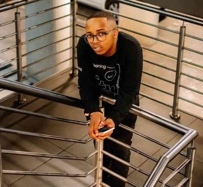 Keywords: young man, glasses Keywords: young man, glasses